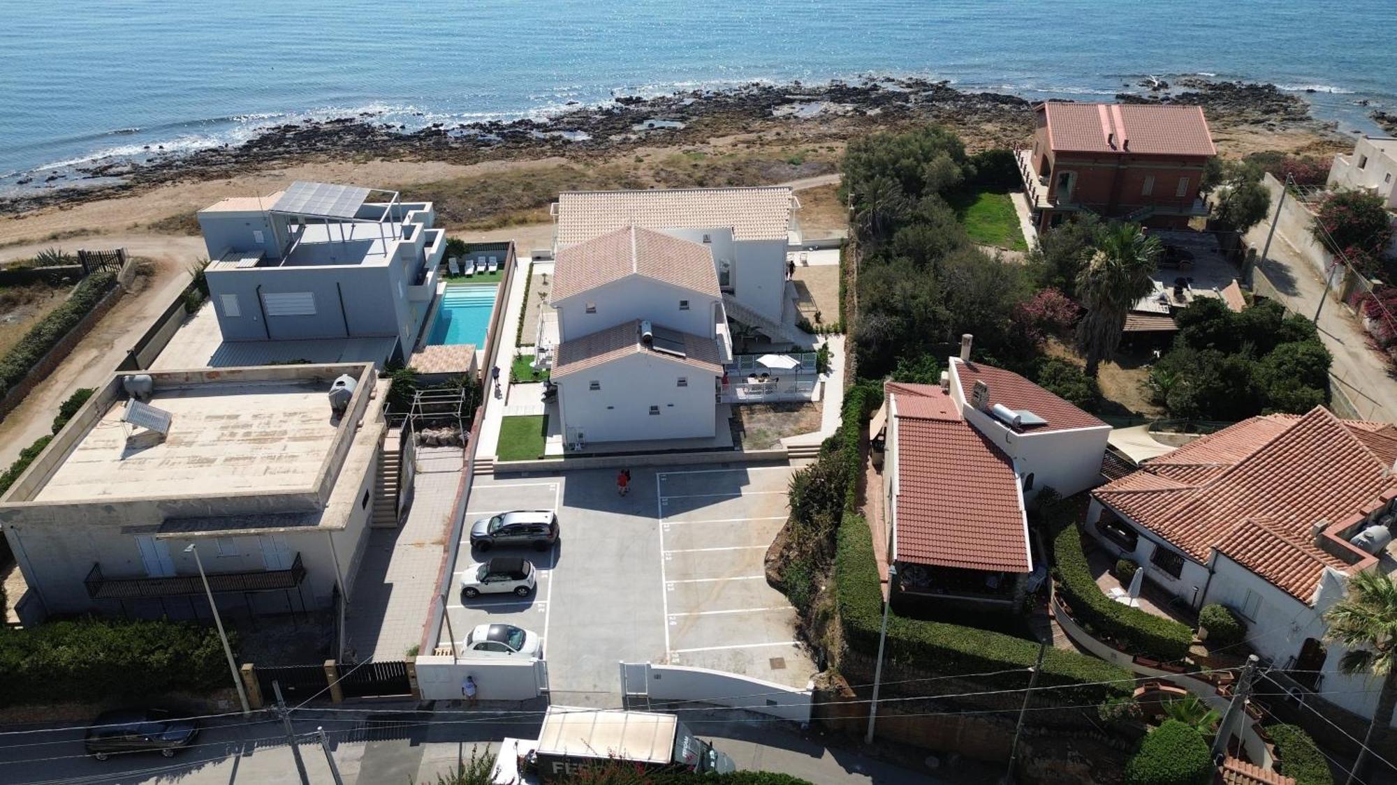 Astro Apartments With Direct Access On The Sea Of Noto Heritage Of Unesco Eksteriør billede
