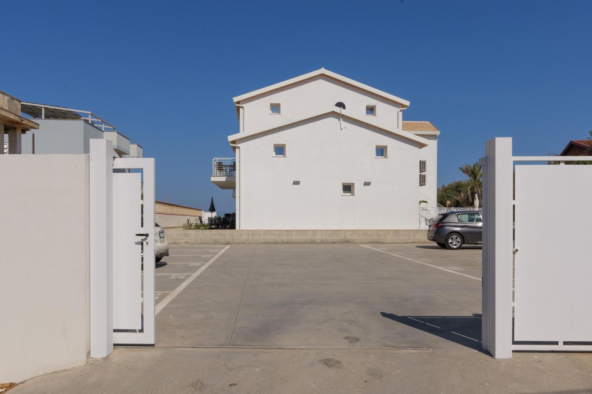 Astro Apartments With Direct Access On The Sea Of Noto Heritage Of Unesco Eksteriør billede